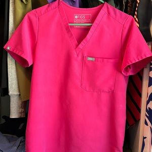 Figs scrub set shocking pink